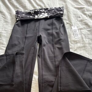Frankie’s Bikinis Yoga Pants- Zippy Flare Leggings
